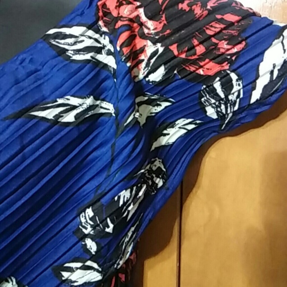 TOP - Picture 2 of 4